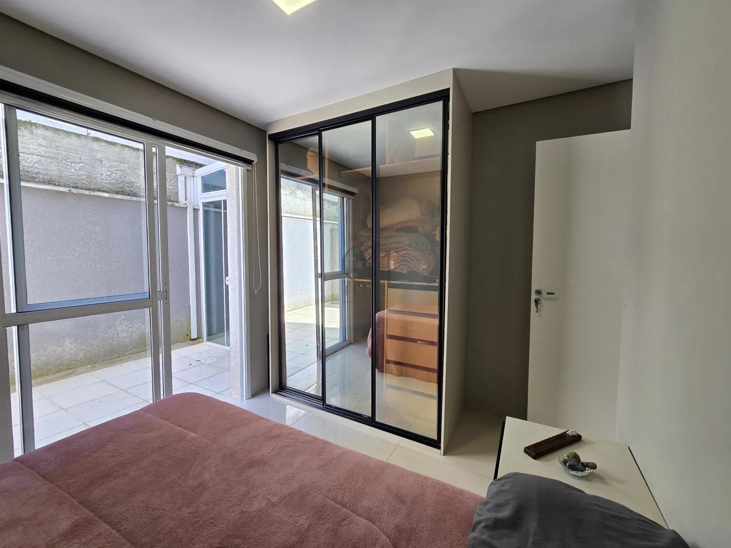 Apartamento garden com 2 quartos semimobiliado, muito espa&ccedil;o e sol Rua Paraíba Curitiba - 