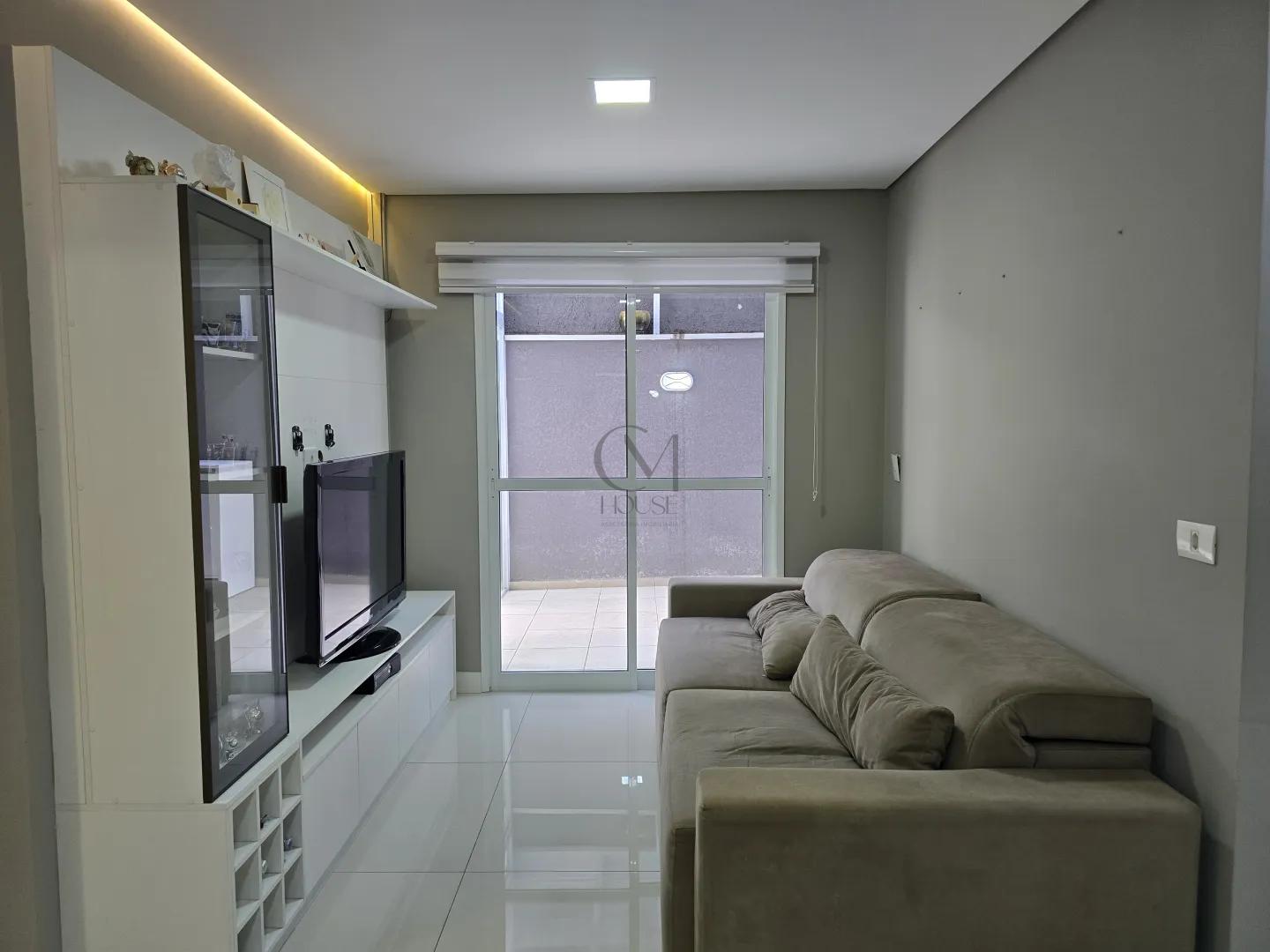 Apartamento garden com 2 quartos semimobiliado, muito espa&ccedil;o e sol Rua Paraíba Curitiba - 