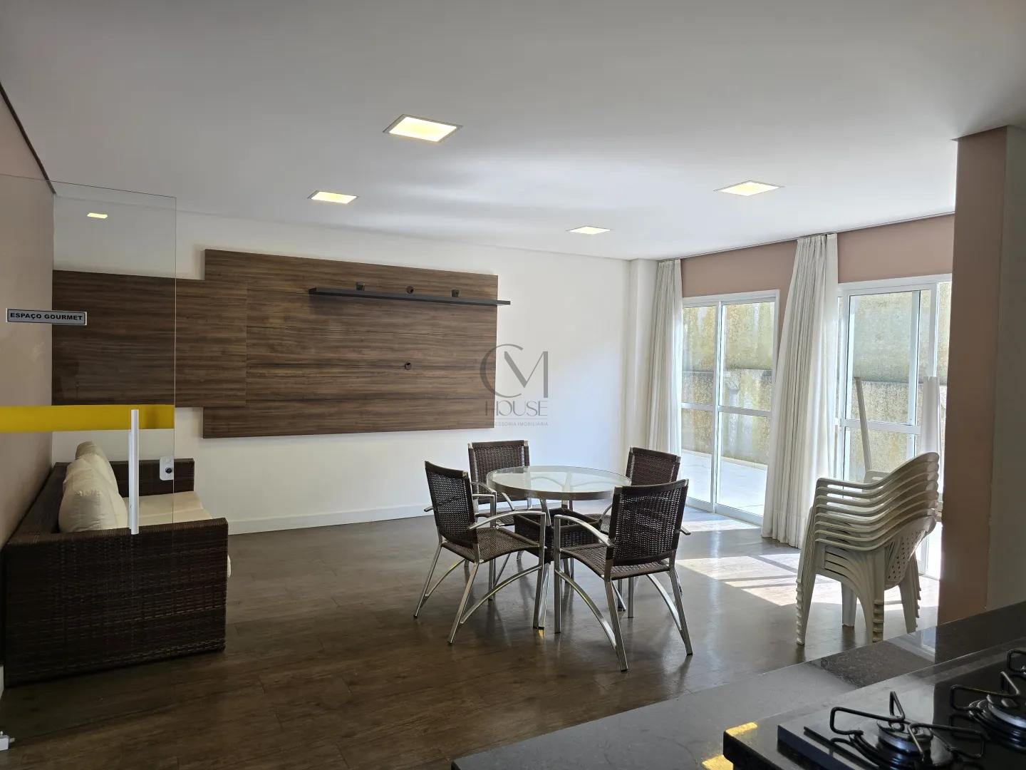 Apartamento garden com 2 quartos semimobiliado, muito espa&ccedil;o e sol Rua Paraíba Curitiba - 