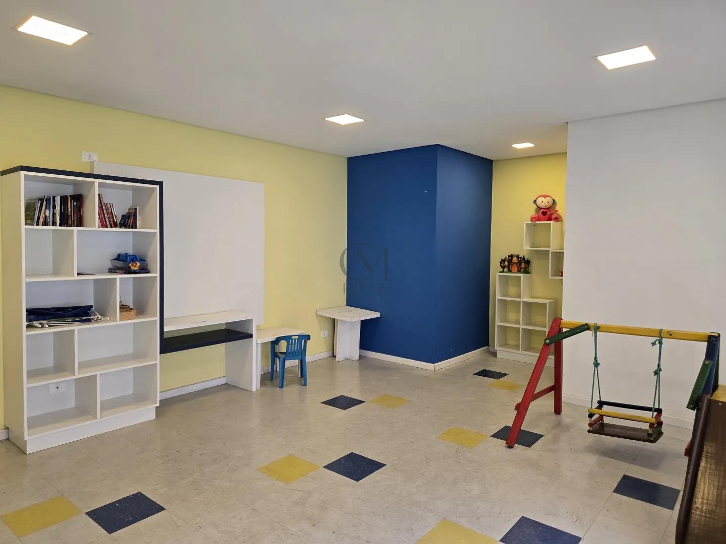 Apartamento garden com 2 quartos semimobiliado, muito espa&ccedil;o e sol Rua Paraíba Curitiba - 
