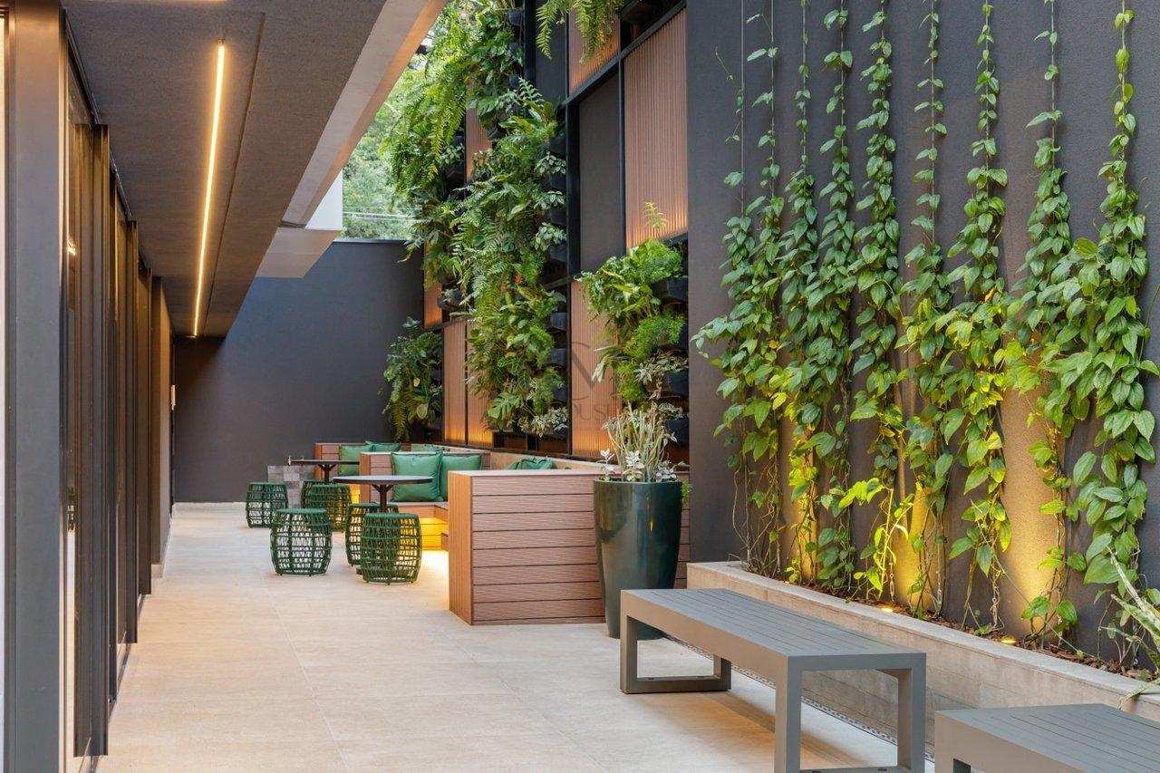 Belíssimo Apartamento com 3 suítes 100% mobiliado no Centro Cívico Rua Vieira dos Santos Curitiba - 