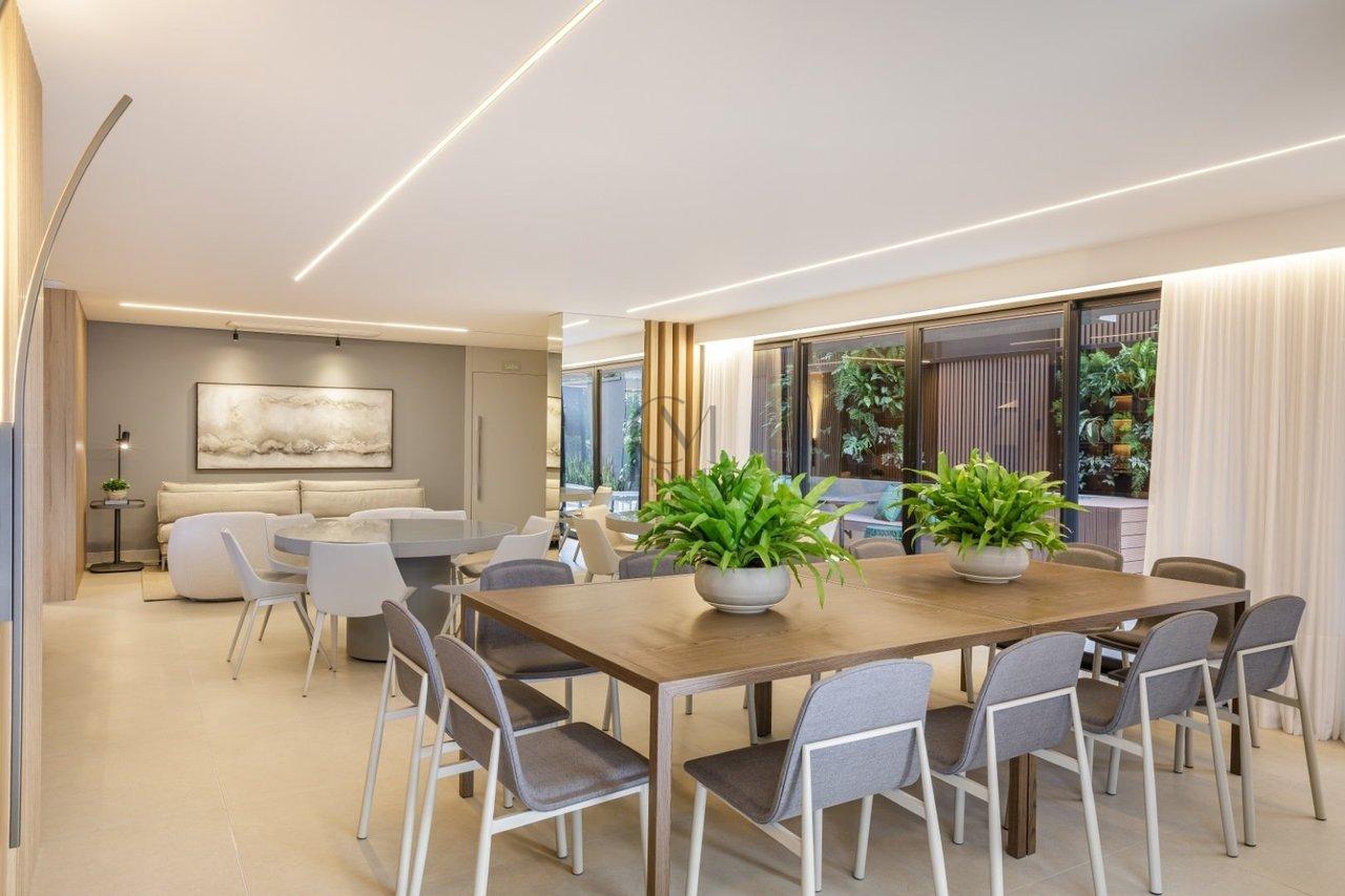 Belíssimo Apartamento com 3 suítes 100% mobiliado no Centro Cívico Rua Vieira dos Santos Curitiba - 