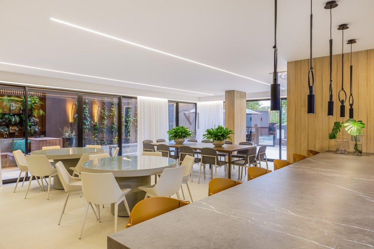 Belíssimo Apartamento com 3 suítes 100% mobiliado no Centro Cívico Rua Vieira dos Santos Curitiba - 