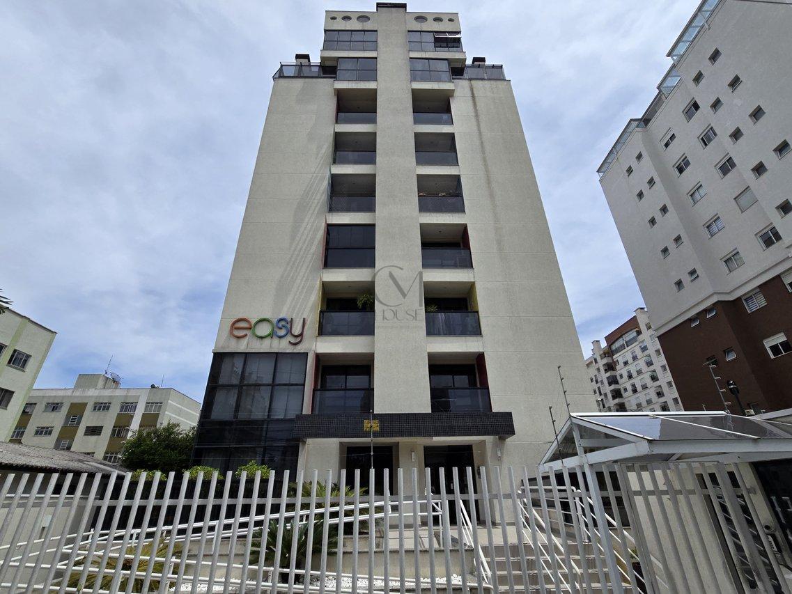 Ótimo apartamento mobiliado com 1 suíte e vaga de garagem no Água Verde Rua Alcebíades Plaisant Curitiba - 