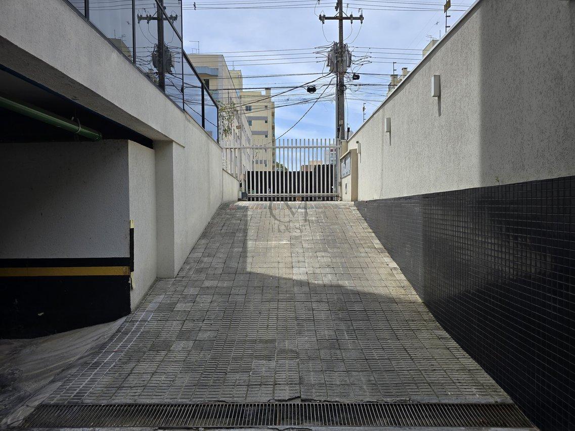 Ótimo apartamento mobiliado com 1 suíte e vaga de garagem no Água Verde Rua Alcebíades Plaisant Curitiba - 