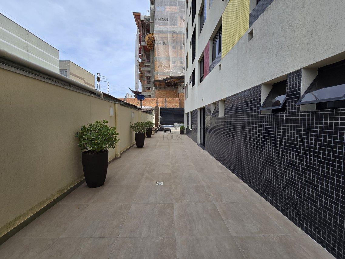 Ótimo apartamento mobiliado com 1 suíte e vaga de garagem no Água Verde Rua Alcebíades Plaisant Curitiba - 