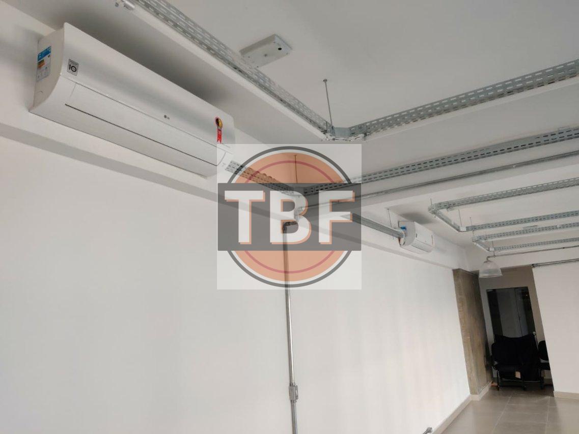 Sala Comercial LOCADA na Chácara Santo Antonio Rua Alexandre Dumas São Paulo - 