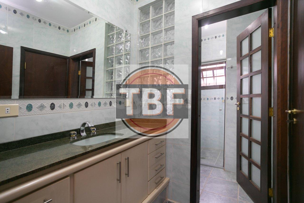 Linda casa com 5 quartos em Santa Felicidade - Curitiba - 