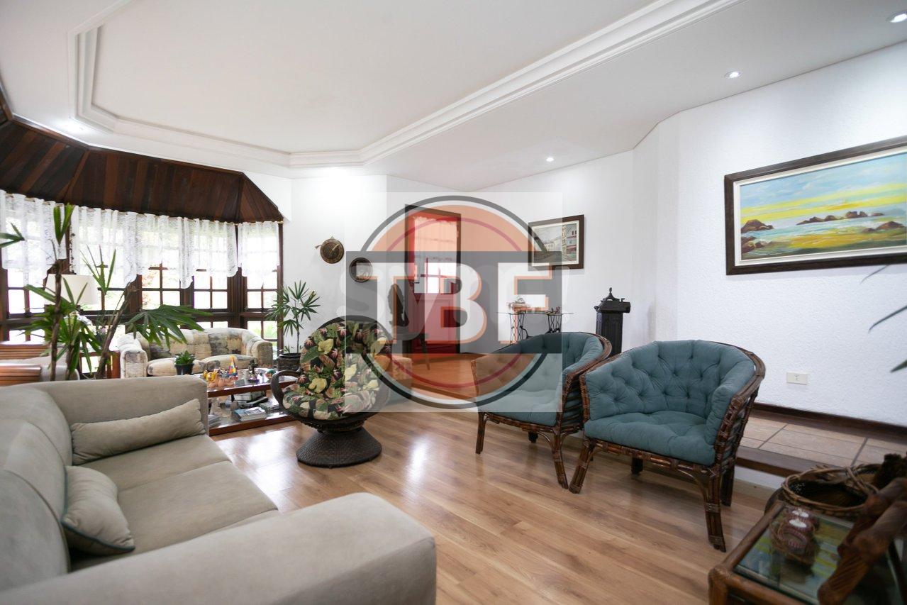 Linda casa com 5 quartos em Santa Felicidade - Curitiba - 
