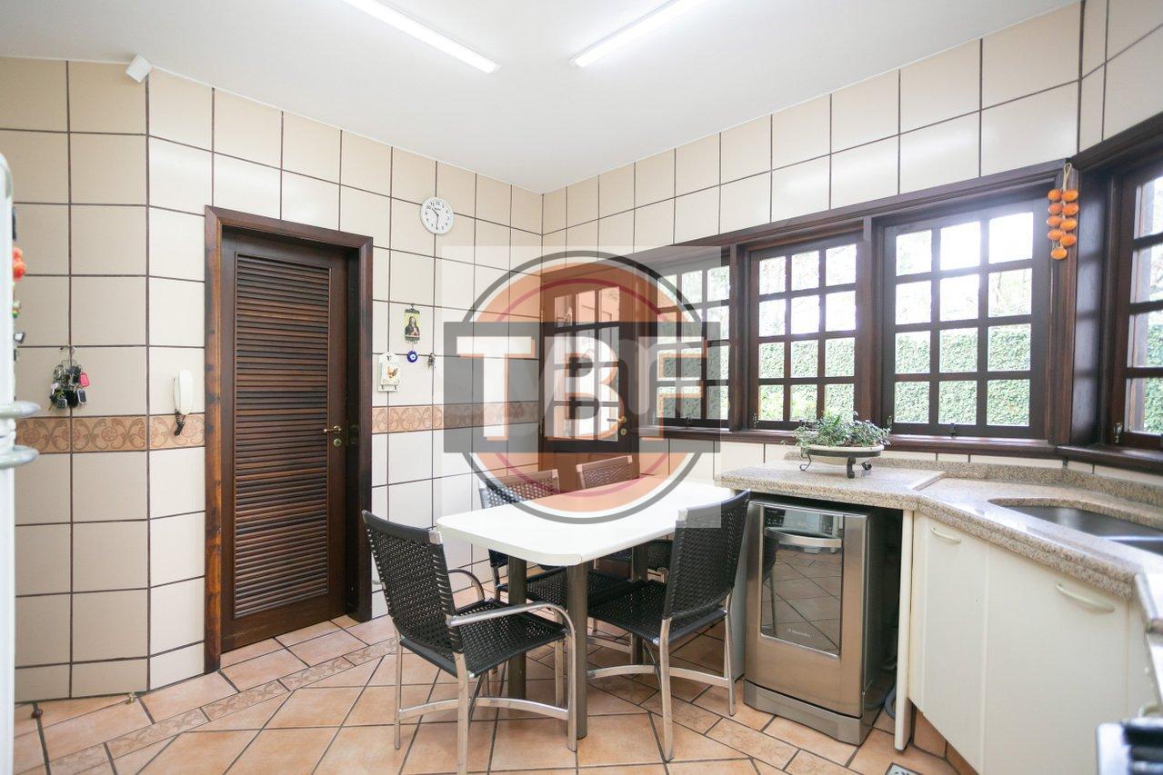 Linda casa com 5 quartos em Santa Felicidade - Curitiba - 