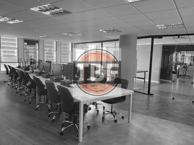 Sala comercial com RENDA no Edifício Itália Av São Luis São Paulo - 