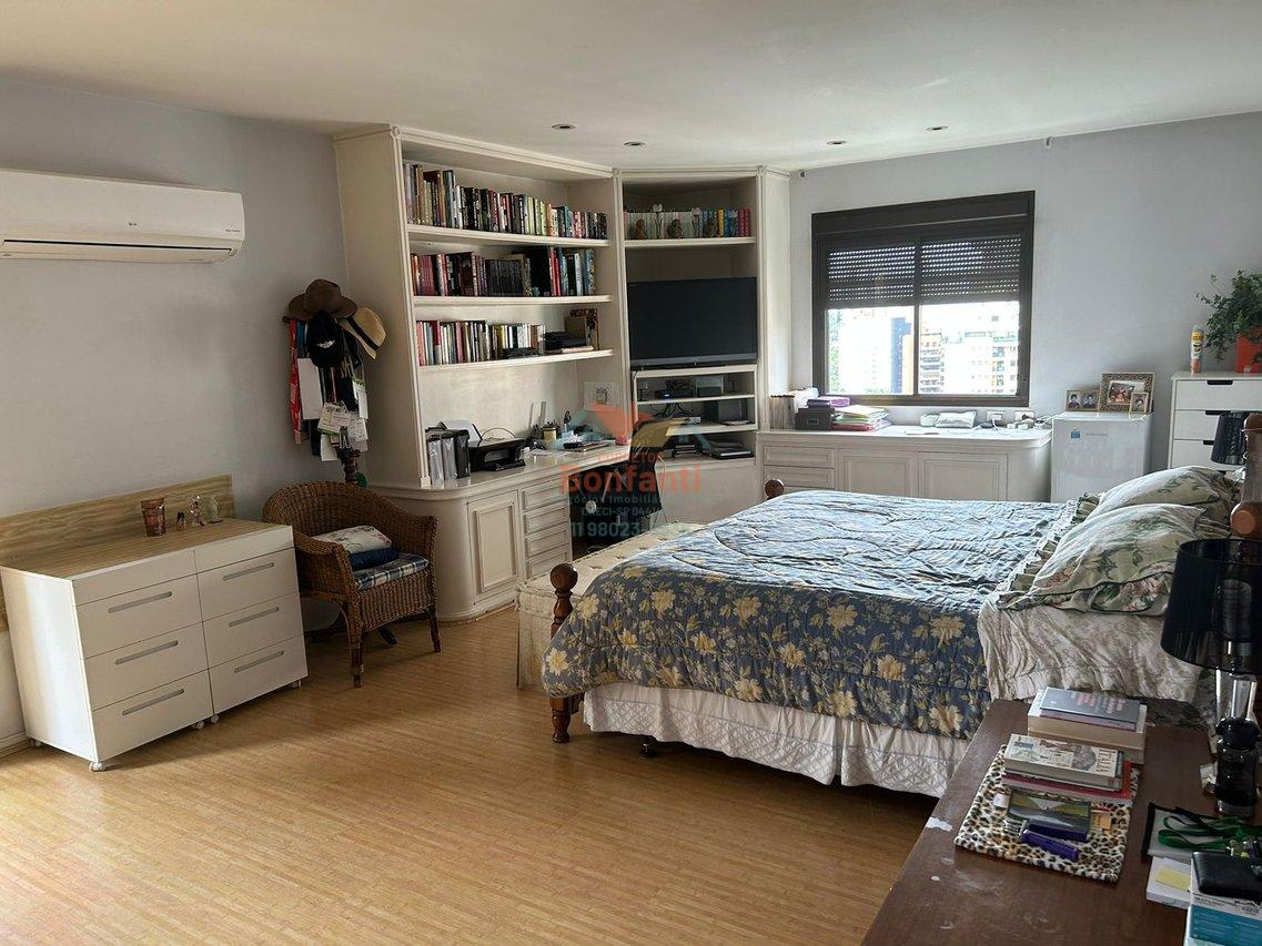 Vendo ou Alugo luxuoso apartamento de 487m2 no Morumbi ao lado da Graded School Avenida José Galante São Paulo - 