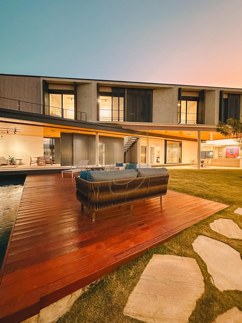 Mans&atilde;o de luxo com projeto contempor&acirc;neo com 5 su&iacute;tes em Urbanova - S&atilde;o Jos&eacute; dos Campos/SP  São José dos Campos - 