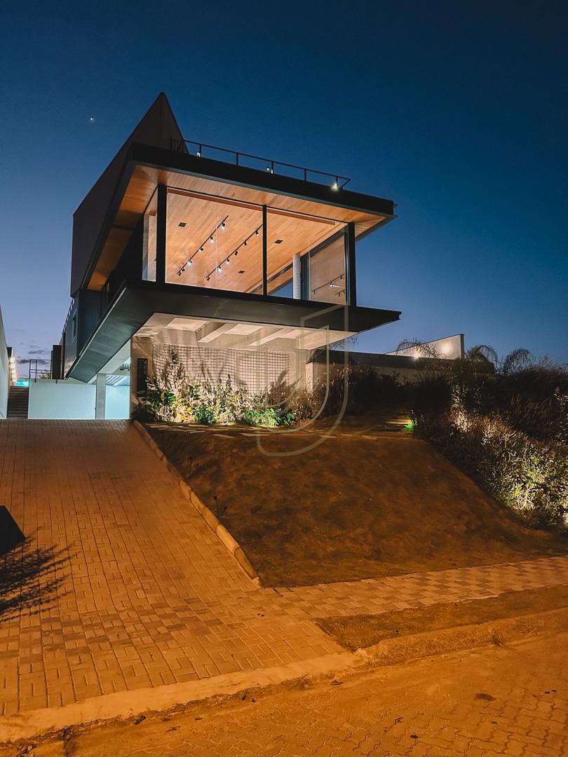 Mans&atilde;o de luxo com projeto contempor&acirc;neo com 5 su&iacute;tes em Urbanova - S&atilde;o Jos&eacute; dos Campos/SP  São José dos Campos - 