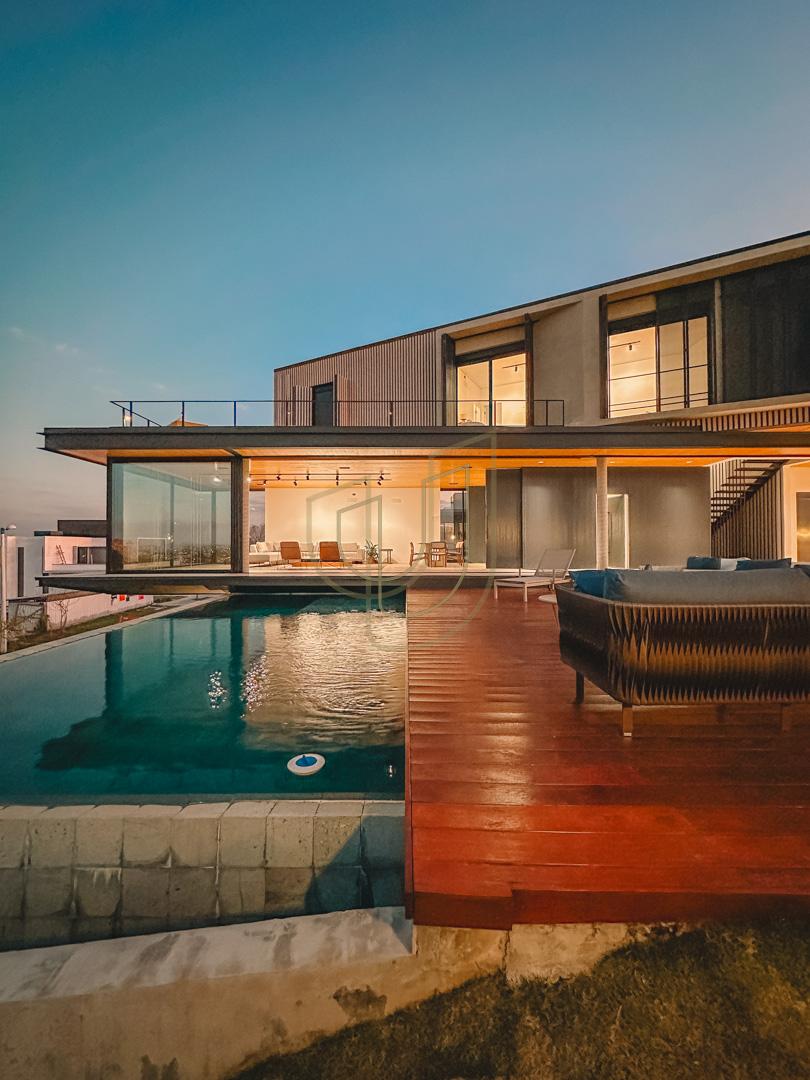 Mans&atilde;o de luxo com projeto contempor&acirc;neo com 5 su&iacute;tes em Urbanova - S&atilde;o Jos&eacute; dos Campos/SP  São José dos Campos - 