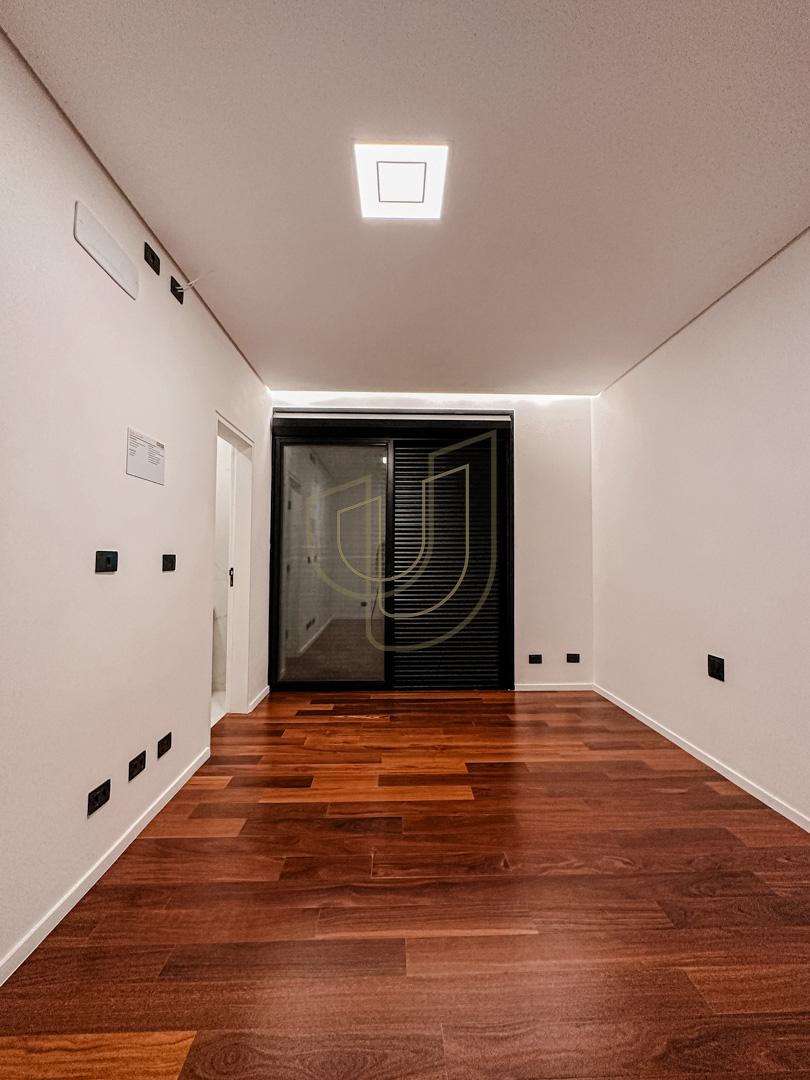 Mans&atilde;o de luxo com projeto contempor&acirc;neo com 5 su&iacute;tes em Urbanova - S&atilde;o Jos&eacute; dos Campos/SP  São José dos Campos - 