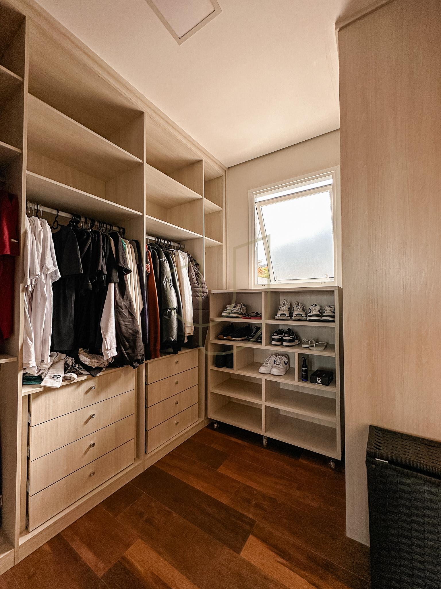 Sobrado sofisticado com 6 su&iacute;tes em Urbanova - S&atilde;o Jos&eacute; dos Campos/SP  São José dos Campos - 