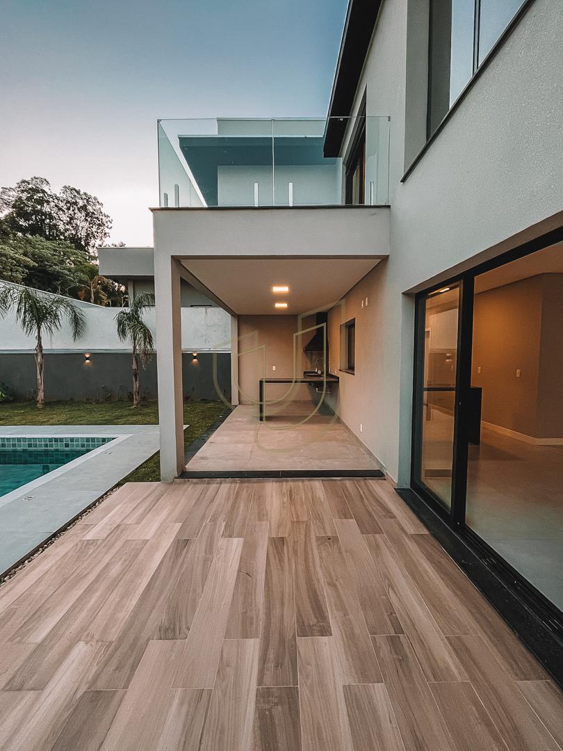 Sobrado sofisticado e moderno com 3 su&iacute;tes na Av.Cambu&iacute; - S&atilde;o Jos&eacute; dos Campos/SP Rua das Estrelicias São José dos Campos - 