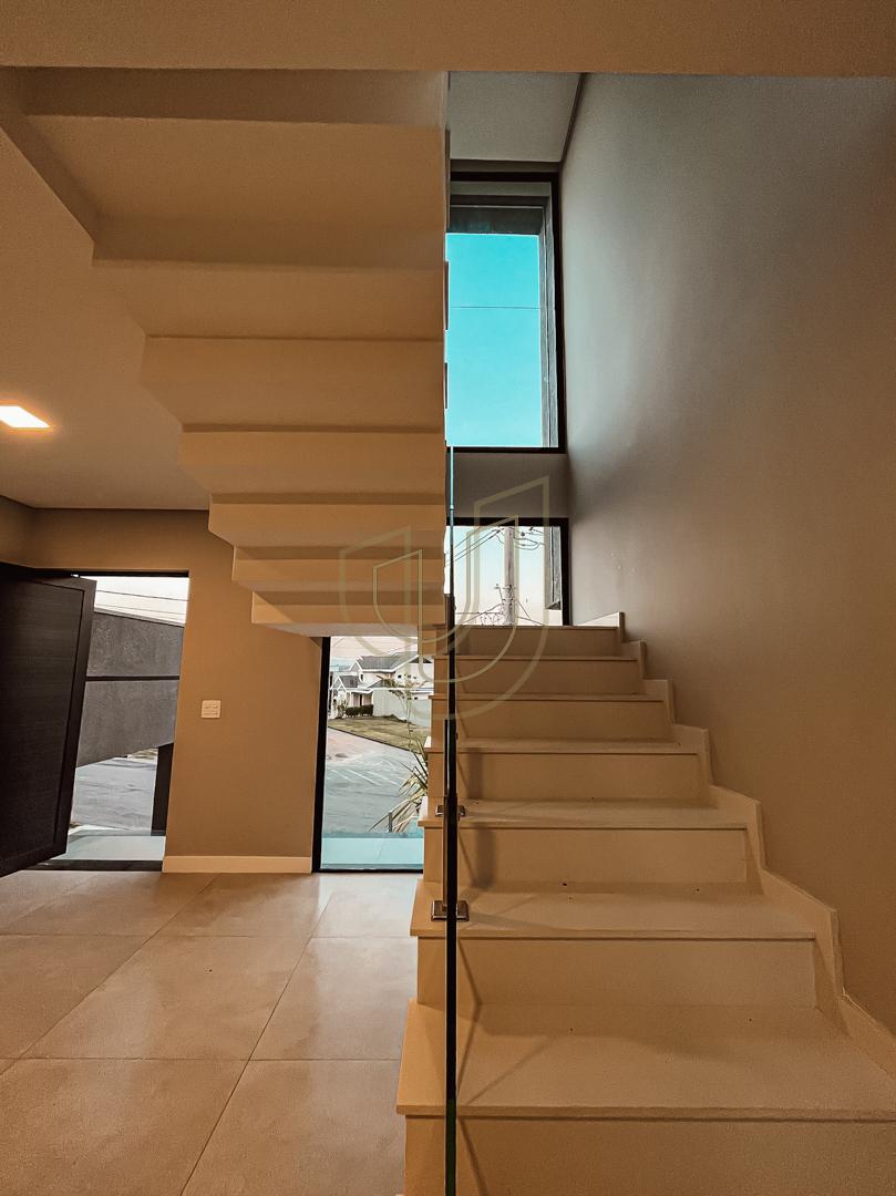 Sobrado sofisticado e moderno com 3 su&iacute;tes na Av.Cambu&iacute; - S&atilde;o Jos&eacute; dos Campos/SP Rua das Estrelicias São José dos Campos - 