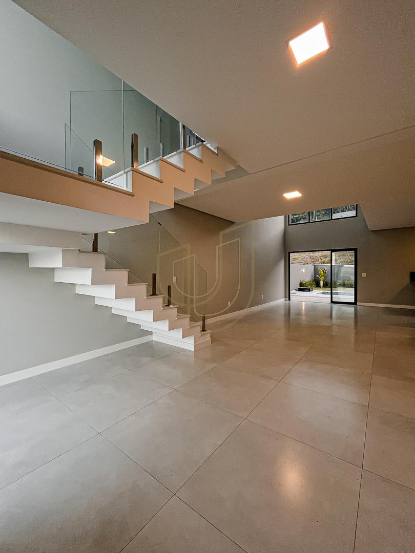 Sobrado sofisticado e moderno com 3 su&iacute;tes na Av.Cambu&iacute; - S&atilde;o Jos&eacute; dos Campos/SP Rua das Estrelicias São José dos Campos - 