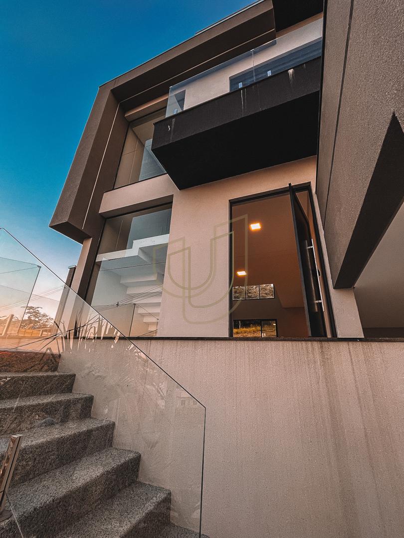 Sobrado sofisticado e moderno com 3 su&iacute;tes na Av.Cambu&iacute; - S&atilde;o Jos&eacute; dos Campos/SP Rua das Estrelicias São José dos Campos - 