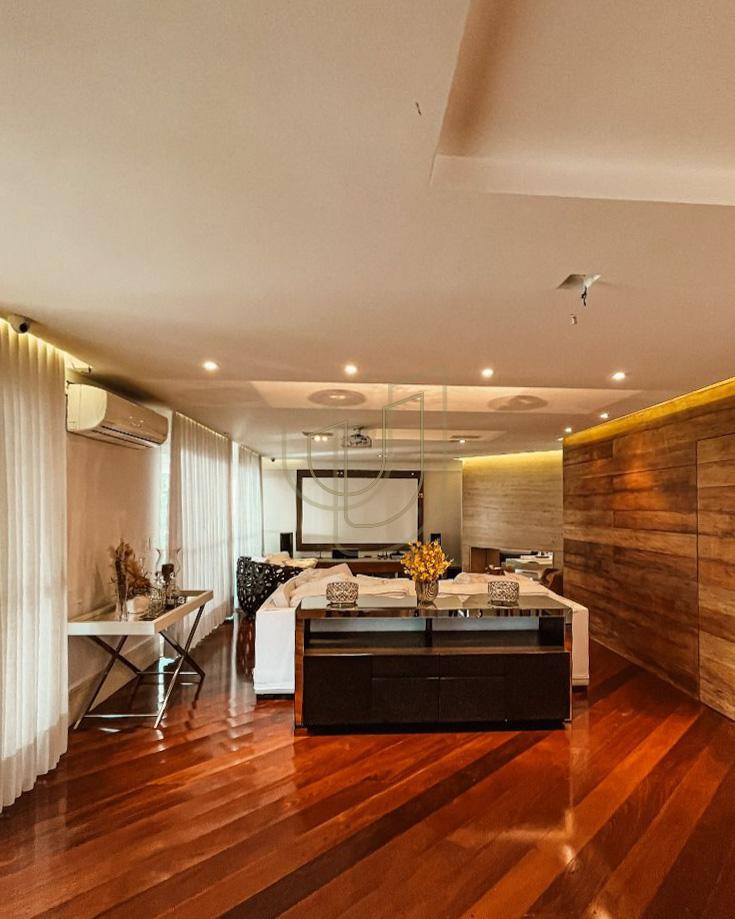 Apartamento luxuoso em localiza&ccedil;&atilde;o privilegiada com 5 Su&iacute;tes em S&atilde;o Jos&eacute; dos Campos/SP Rua Pedro de Toledo São José dos Campos - 