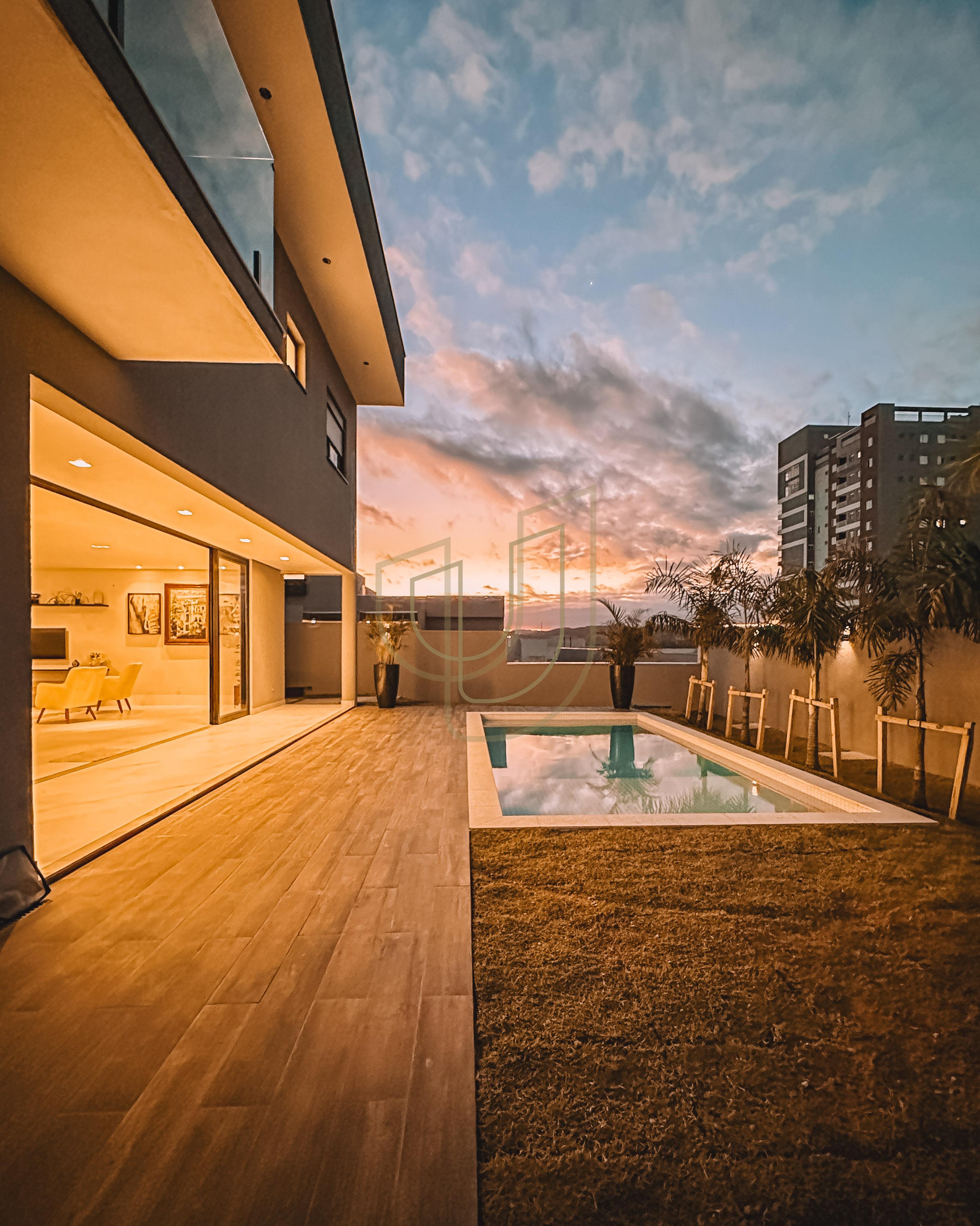 Sobrado sofisticado e moderno com 4 su&iacute;tes no Urbanova - S&atilde;o Jos&eacute; dos Campos/SP  São José dos Campos - 