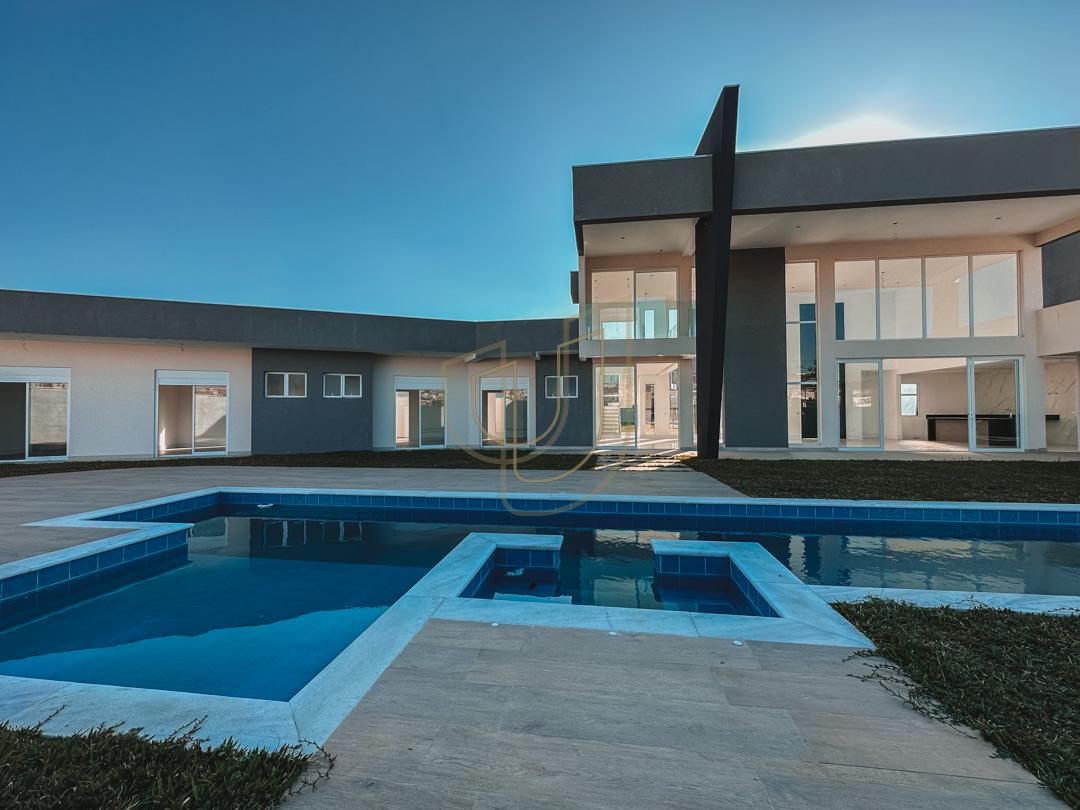 Casa da alto padr&atilde;o com projeto amplo e 4 su&iacute;tes em Urbanova - S&atilde;o Jos&eacute; dos Campos/SP  São José dos Campos - 