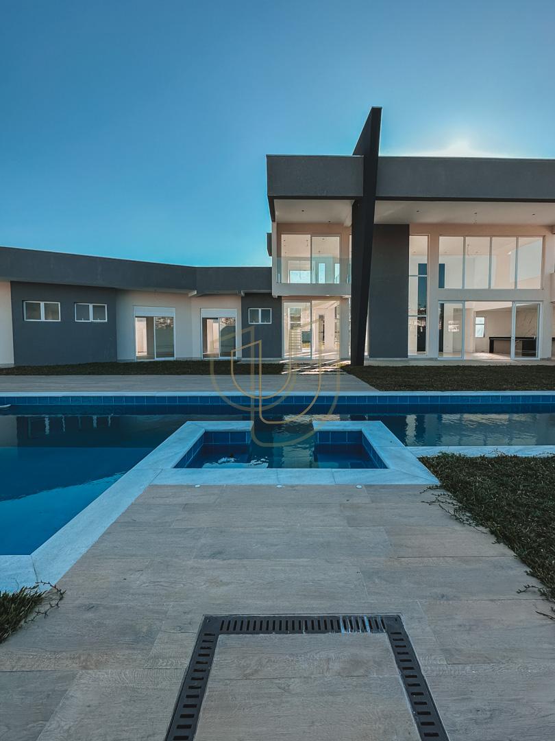 Casa da alto padr&atilde;o com projeto amplo e 4 su&iacute;tes em Urbanova - S&atilde;o Jos&eacute; dos Campos/SP  São José dos Campos - 