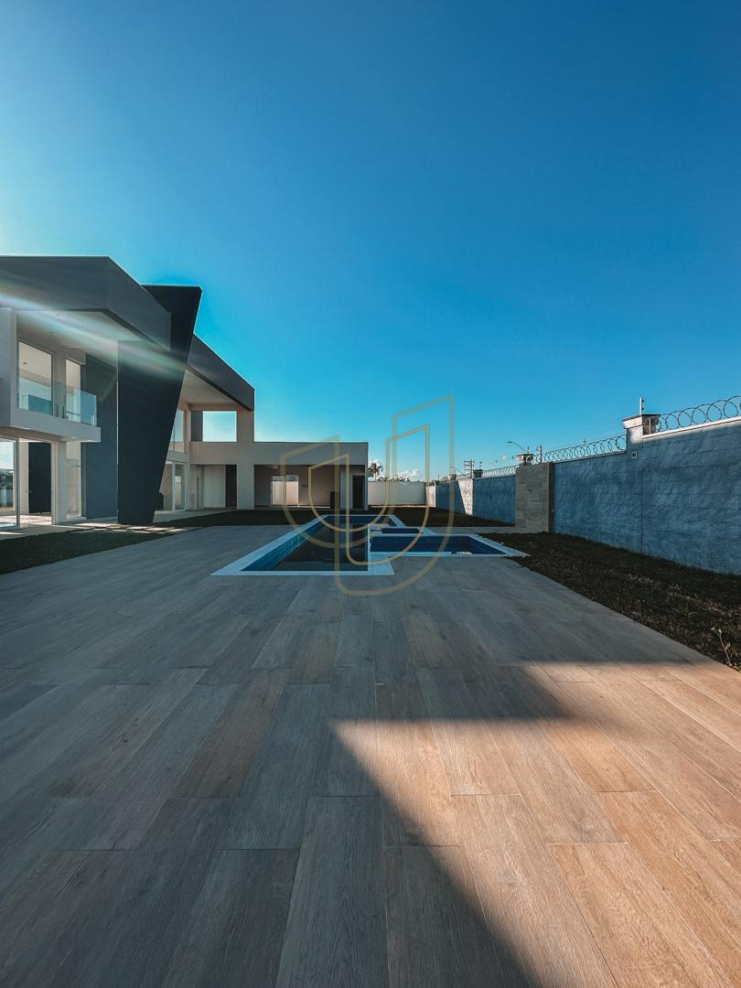 Casa da alto padr&atilde;o com projeto amplo e 4 su&iacute;tes em Urbanova - S&atilde;o Jos&eacute; dos Campos/SP  São José dos Campos - 