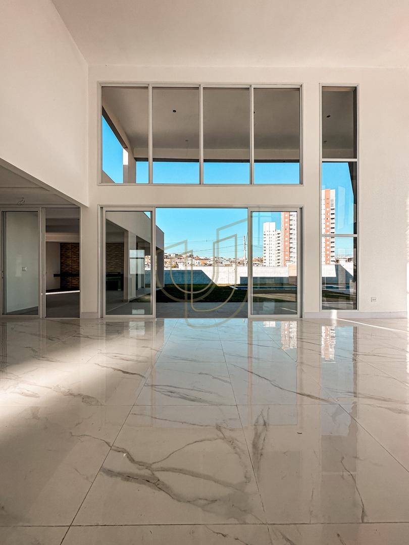 Casa da alto padr&atilde;o com projeto amplo e 4 su&iacute;tes em Urbanova - S&atilde;o Jos&eacute; dos Campos/SP  São José dos Campos - 