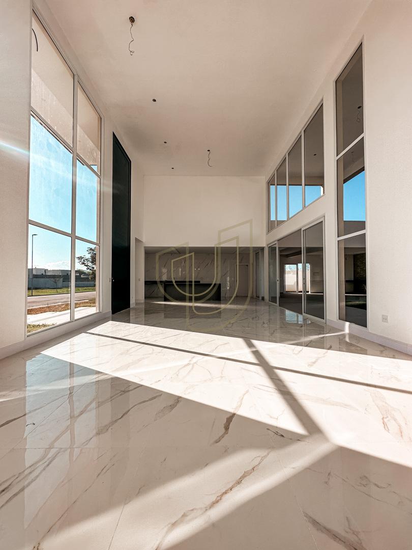 Casa da alto padr&atilde;o com projeto amplo e 4 su&iacute;tes em Urbanova - S&atilde;o Jos&eacute; dos Campos/SP  São José dos Campos - 