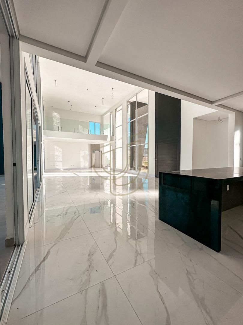 Casa da alto padr&atilde;o com projeto amplo e 4 su&iacute;tes em Urbanova - S&atilde;o Jos&eacute; dos Campos/SP  São José dos Campos - 