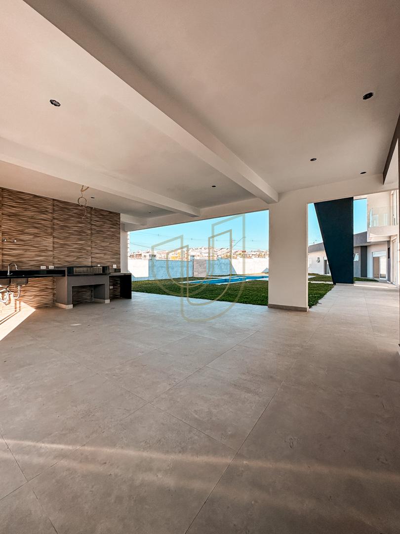 Casa da alto padr&atilde;o com projeto amplo e 4 su&iacute;tes em Urbanova - S&atilde;o Jos&eacute; dos Campos/SP  São José dos Campos - 