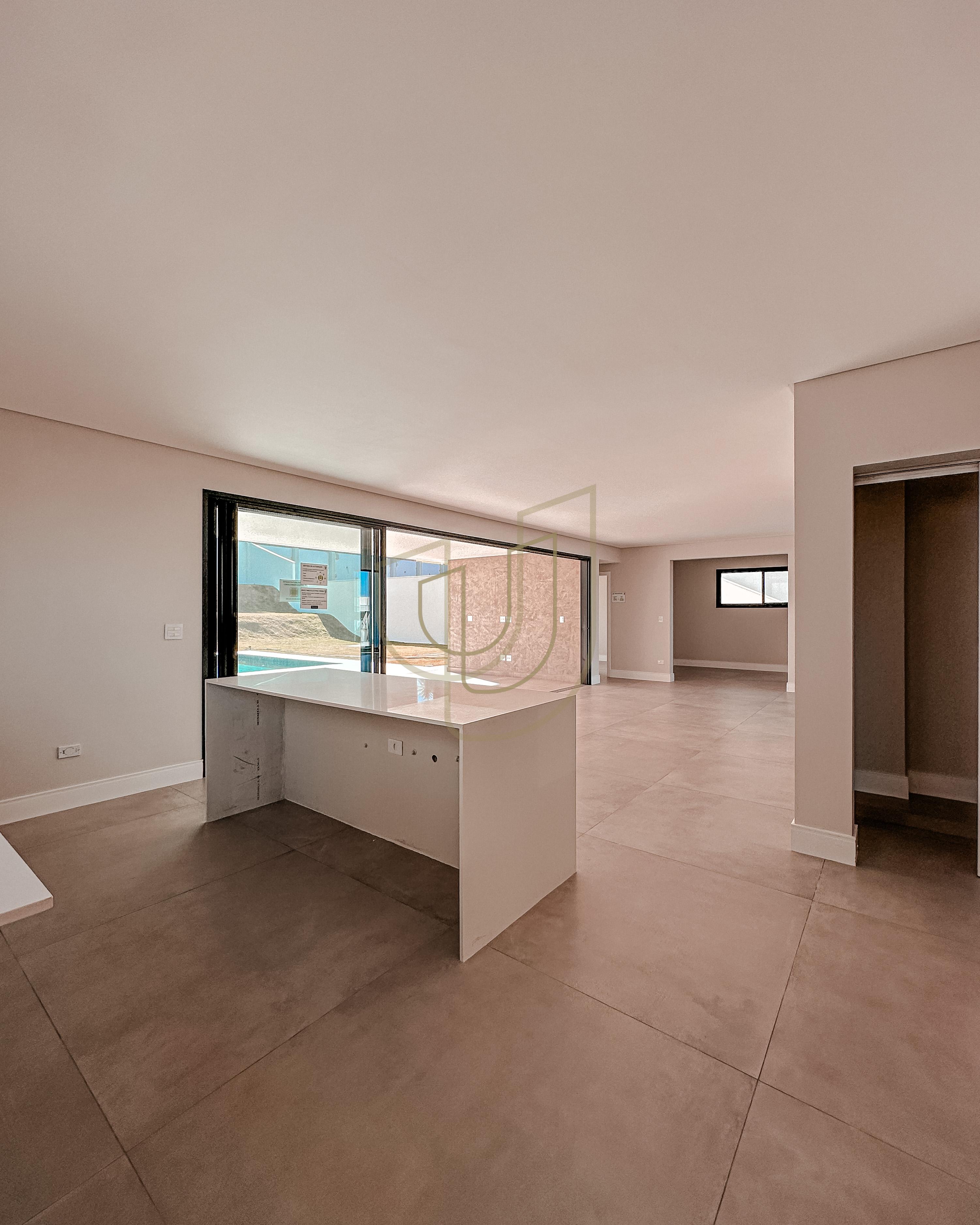 Sobrado sofisticado com vista &uacute;nica e com 4 su&iacute;tes em Urbanova - S&atilde;o Jos&eacute; dos Campos/SP  São José dos Campos - 