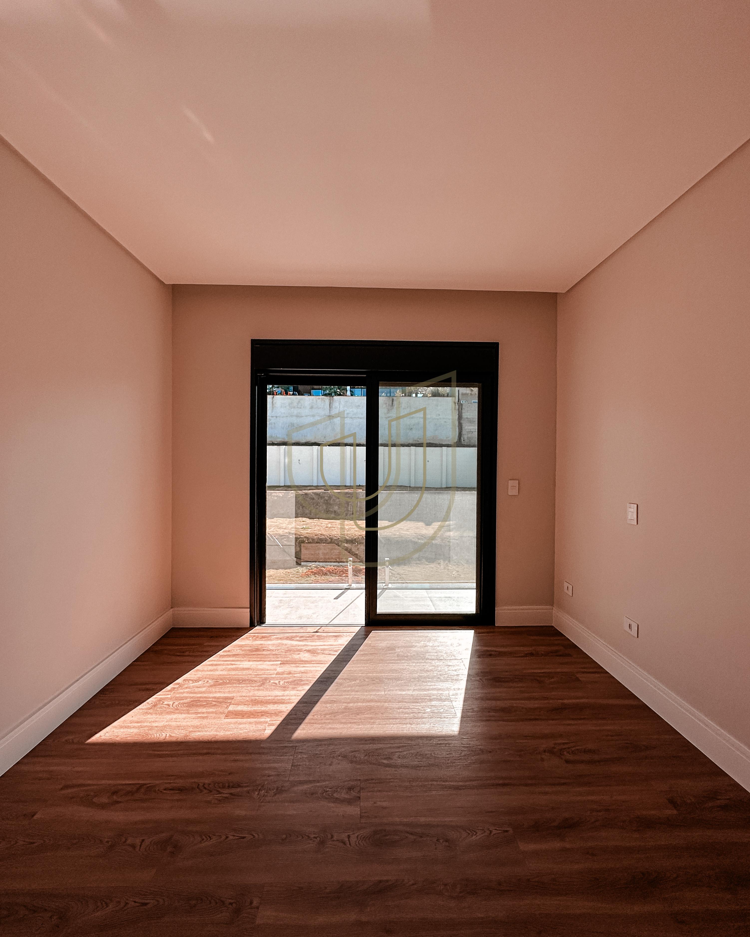 Sobrado sofisticado com vista &uacute;nica e com 4 su&iacute;tes em Urbanova - S&atilde;o Jos&eacute; dos Campos/SP  São José dos Campos - 