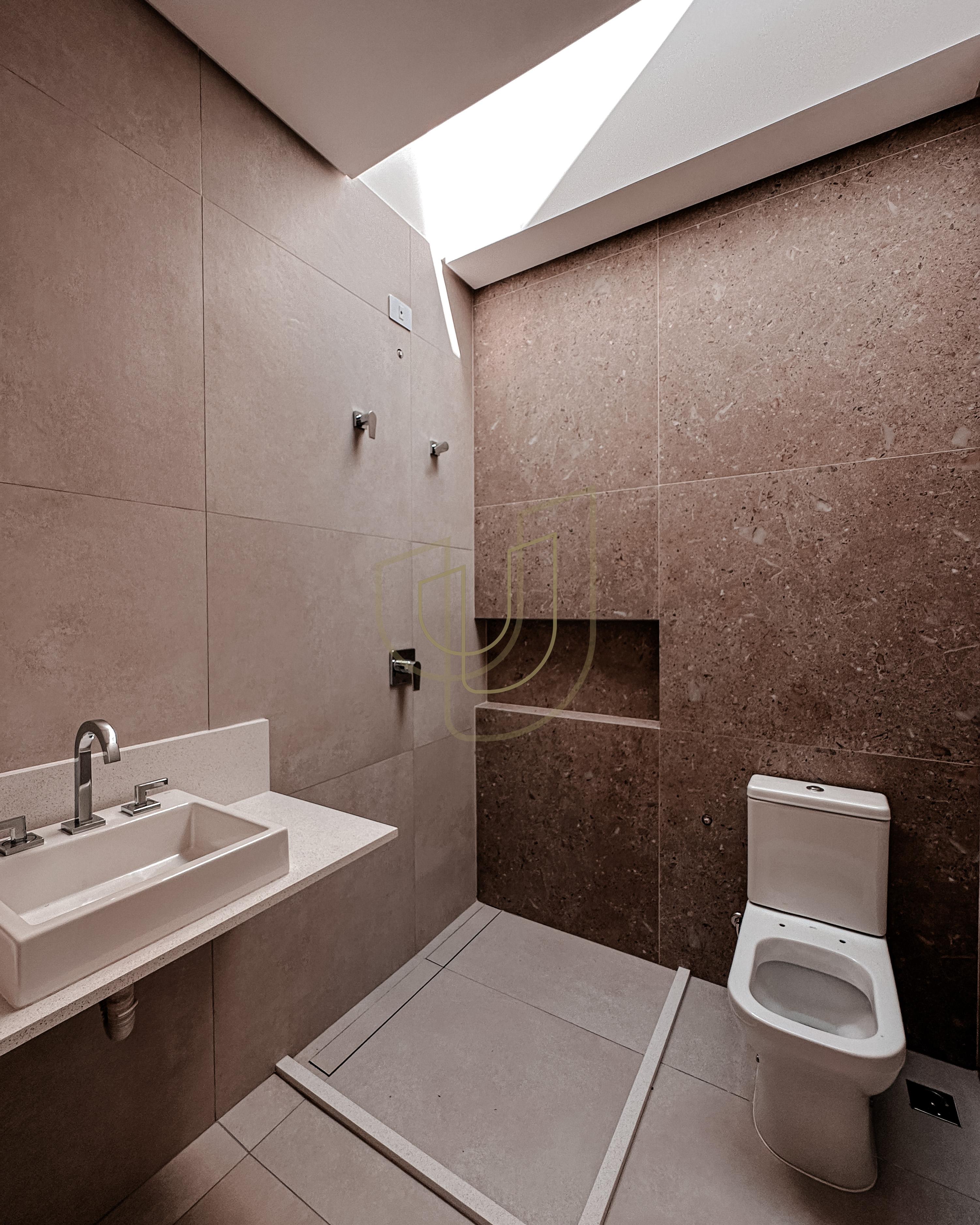 Sobrado sofisticado com vista &uacute;nica e com 4 su&iacute;tes em Urbanova - S&atilde;o Jos&eacute; dos Campos/SP  São José dos Campos - 