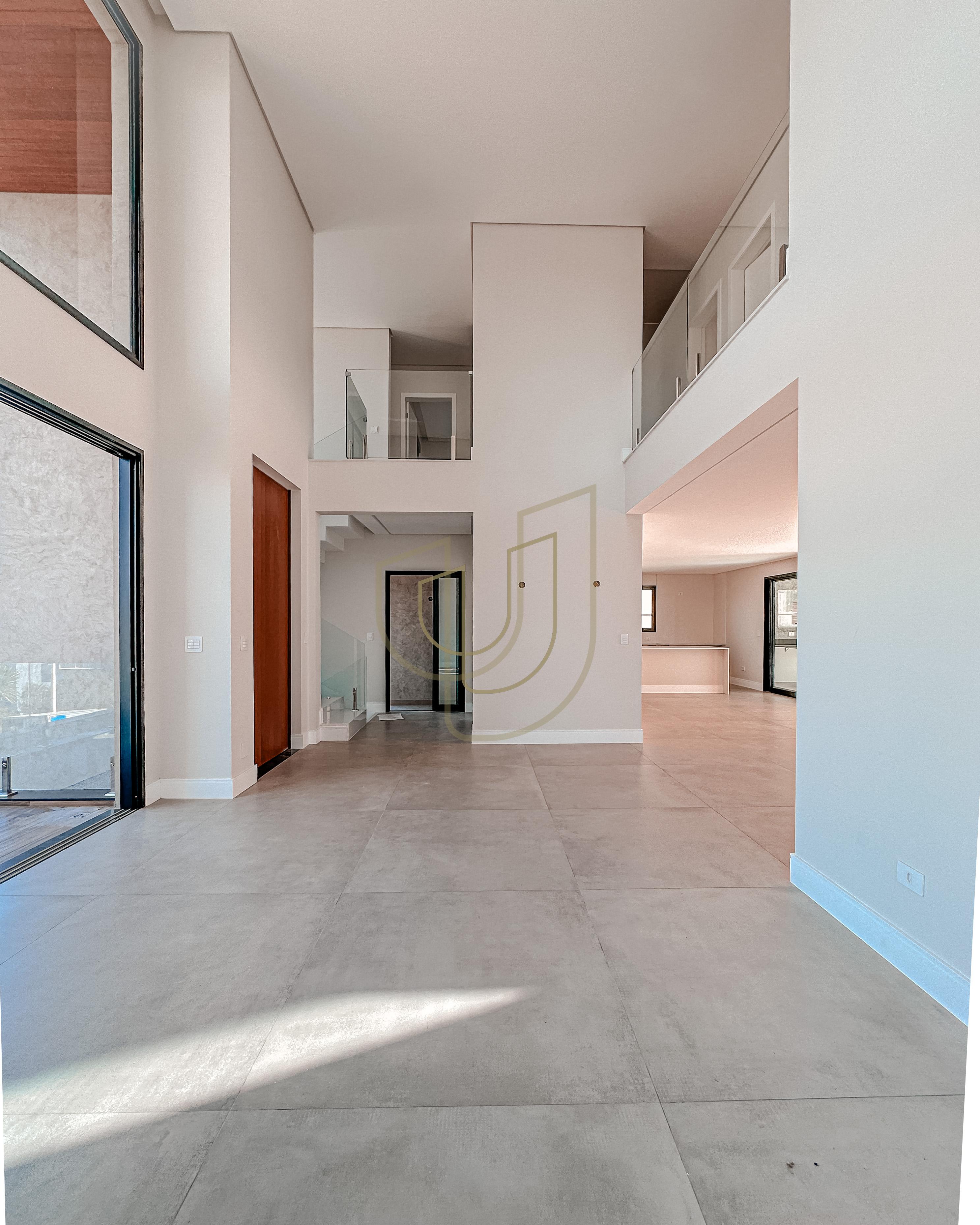 Sobrado sofisticado com vista &uacute;nica e com 4 su&iacute;tes em Urbanova - S&atilde;o Jos&eacute; dos Campos/SP  São José dos Campos - 