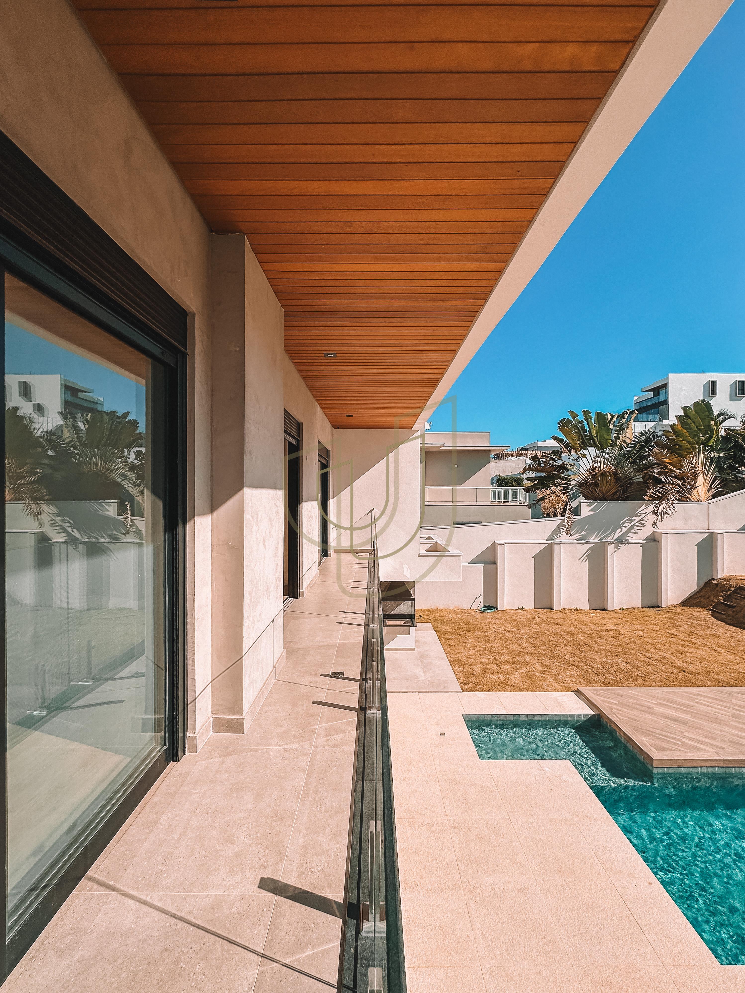 Sobrado sofisticado com vista &uacute;nica e com 4 su&iacute;tes em Urbanova - S&atilde;o Jos&eacute; dos Campos/SP  São José dos Campos - 