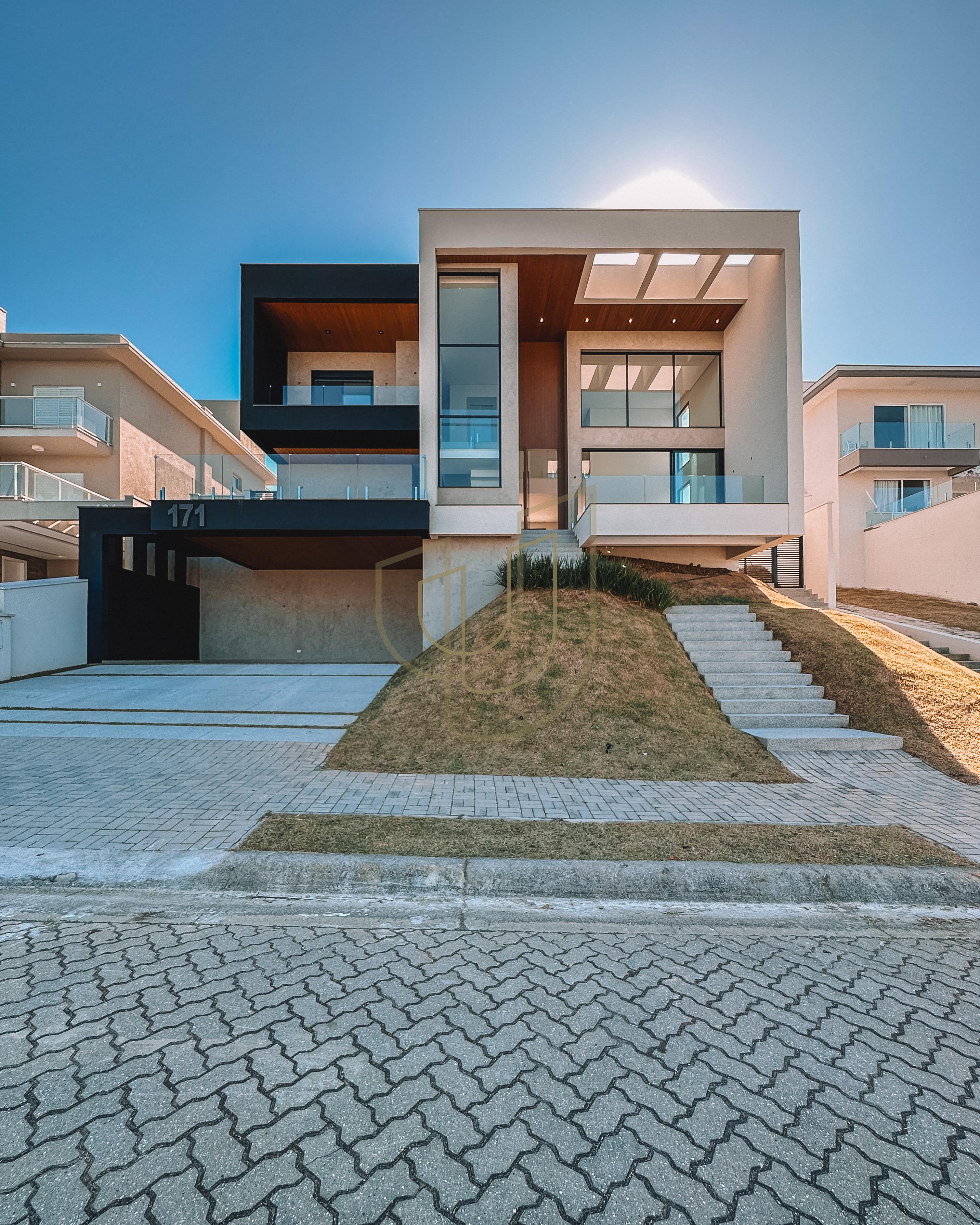 Sobrado sofisticado com vista &uacute;nica e com 4 su&iacute;tes em Urbanova - S&atilde;o Jos&eacute; dos Campos/SP  São José dos Campos - 