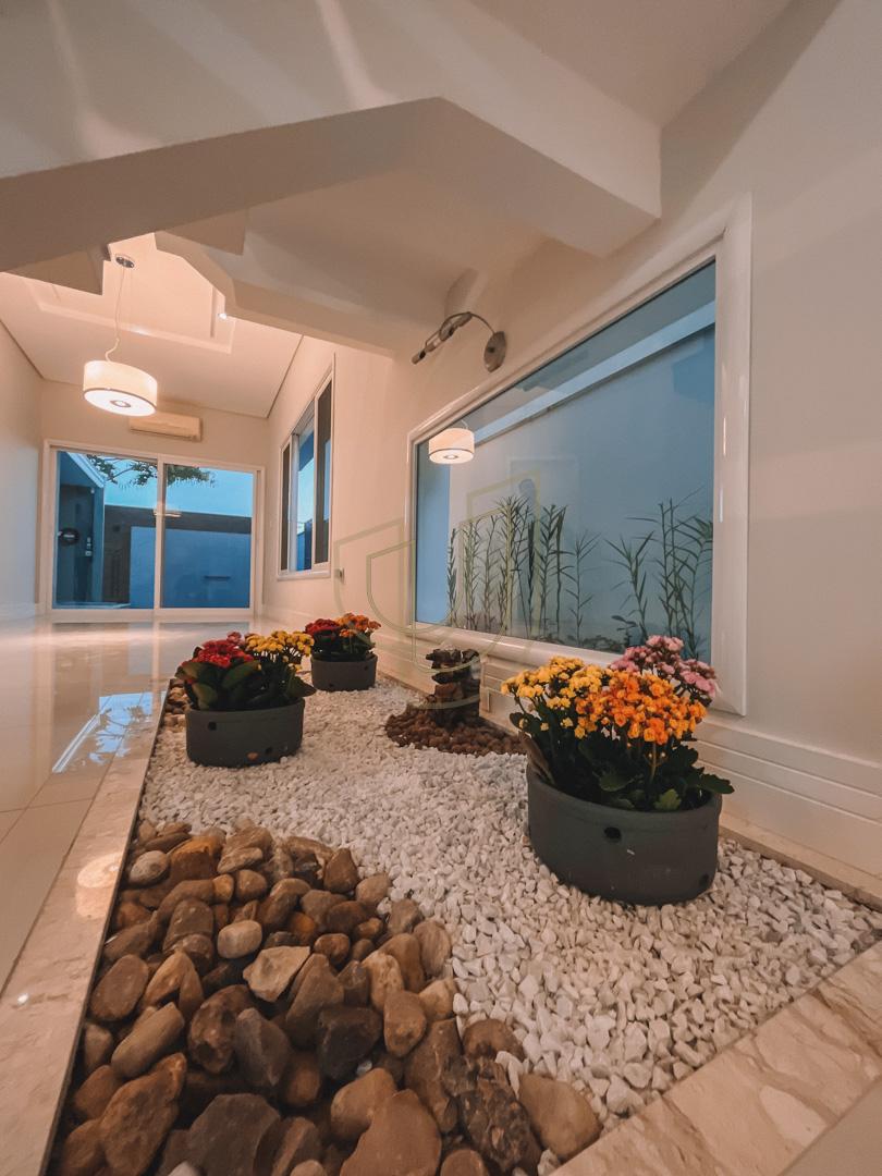 Sobrado sofisticado com vista &uacute;nica e com 4 su&iacute;tes em Urbanova - S&atilde;o Jos&eacute; dos Campos/SP  São José dos Campos - 