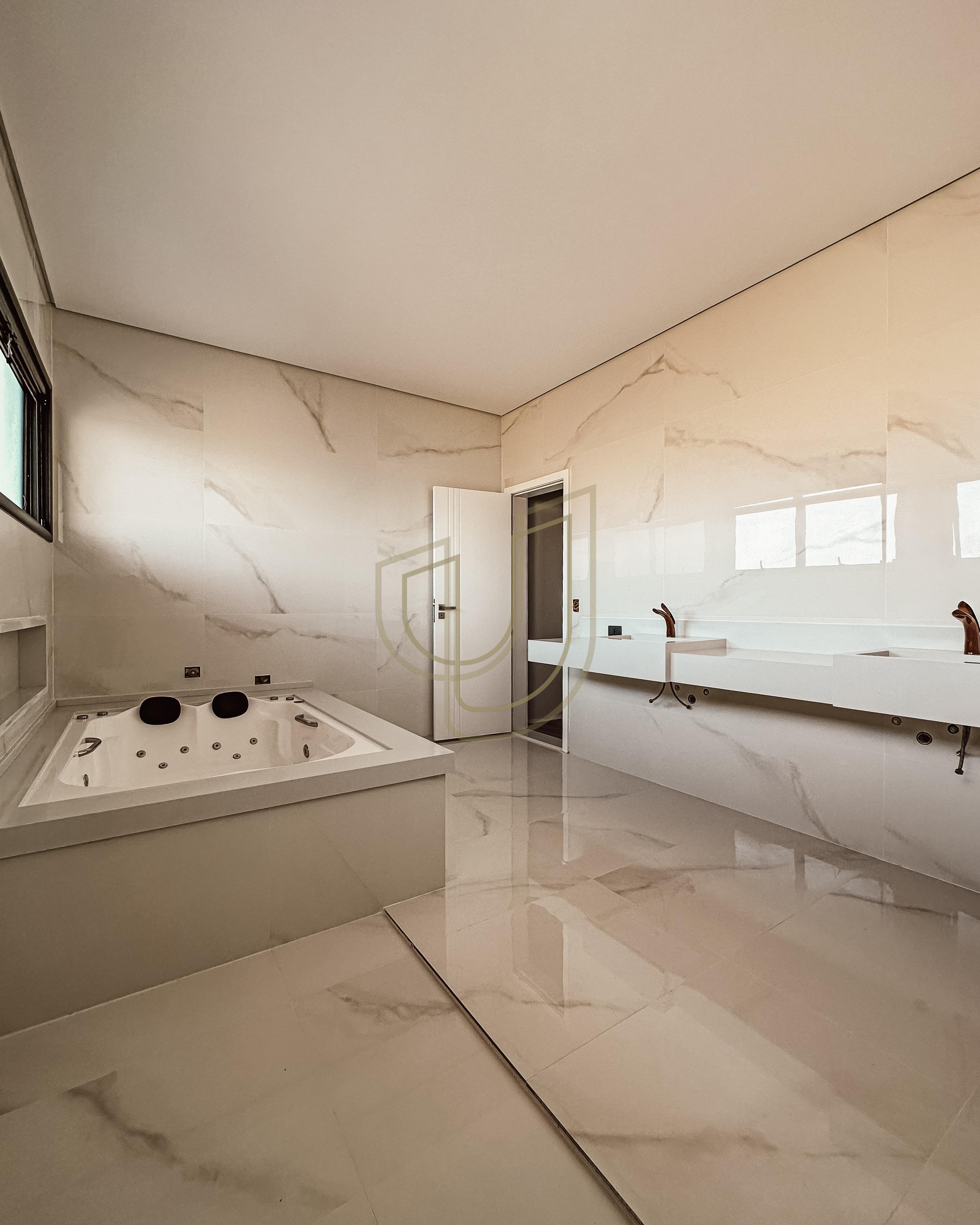 Mans&atilde;o de luxo com projeto contempor&acirc;neo com 5 su&iacute;tes em Urbanova - S&atilde;o Jos&eacute; dos Campos/SP  São José dos Campos - 