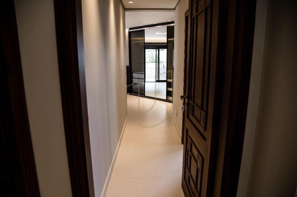 Mans&atilde;o luxuosa com projeto atemporal com 6 su&iacute;tes no Jd. Colinas - S&atilde;o Jos&eacute; dos Campos/SP  São José dos Campos - 