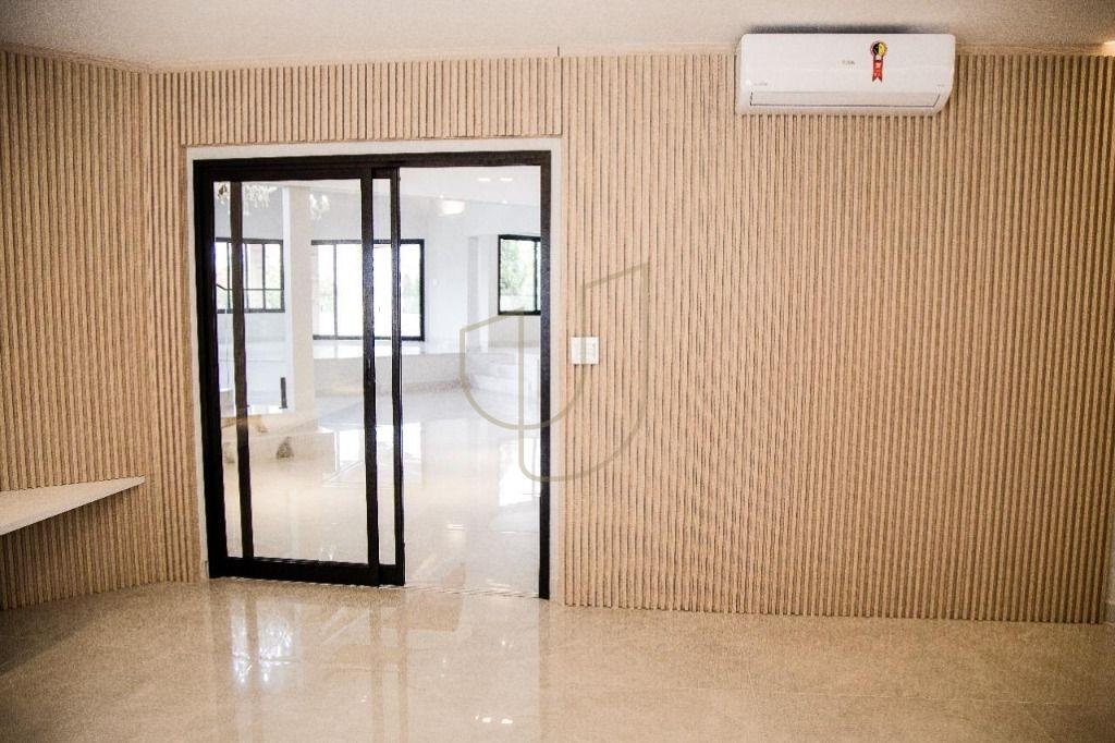 Mans&atilde;o luxuosa com projeto atemporal com 6 su&iacute;tes no Jd. Colinas - S&atilde;o Jos&eacute; dos Campos/SP  São José dos Campos - 