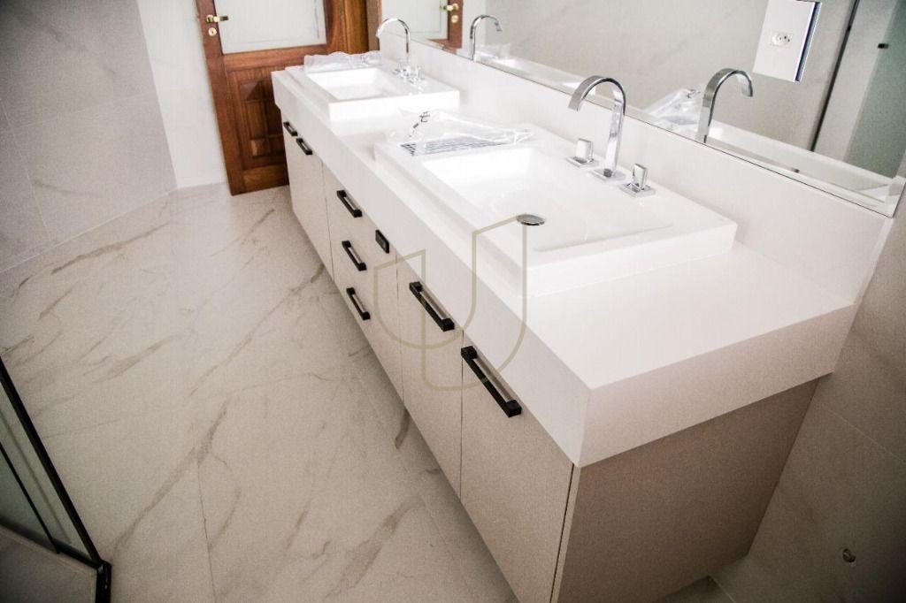 Mans&atilde;o luxuosa com projeto atemporal com 6 su&iacute;tes no Jd. Colinas - S&atilde;o Jos&eacute; dos Campos/SP  São José dos Campos - 