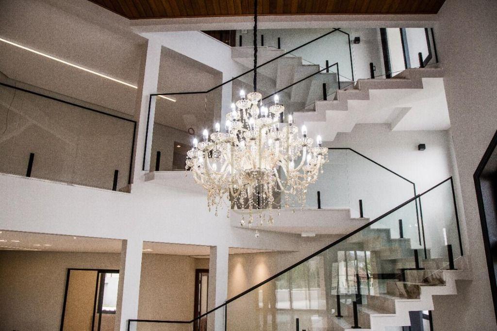 Mans&atilde;o luxuosa com projeto atemporal com 6 su&iacute;tes no Jd. Colinas - S&atilde;o Jos&eacute; dos Campos/SP  São José dos Campos - 