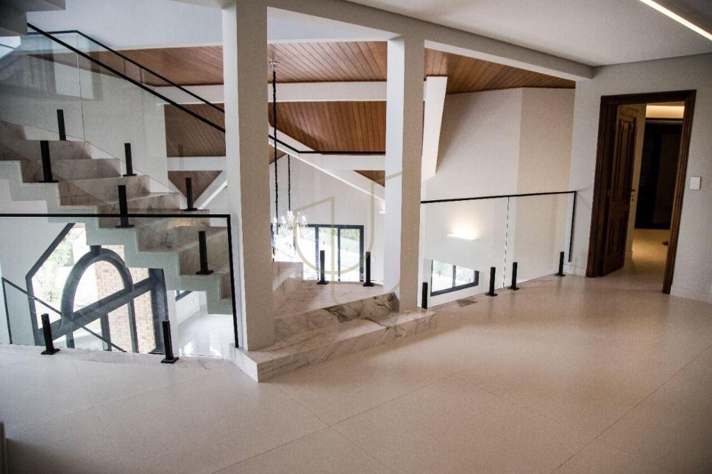 Mans&atilde;o luxuosa com projeto atemporal com 6 su&iacute;tes no Jd. Colinas - S&atilde;o Jos&eacute; dos Campos/SP  São José dos Campos - 