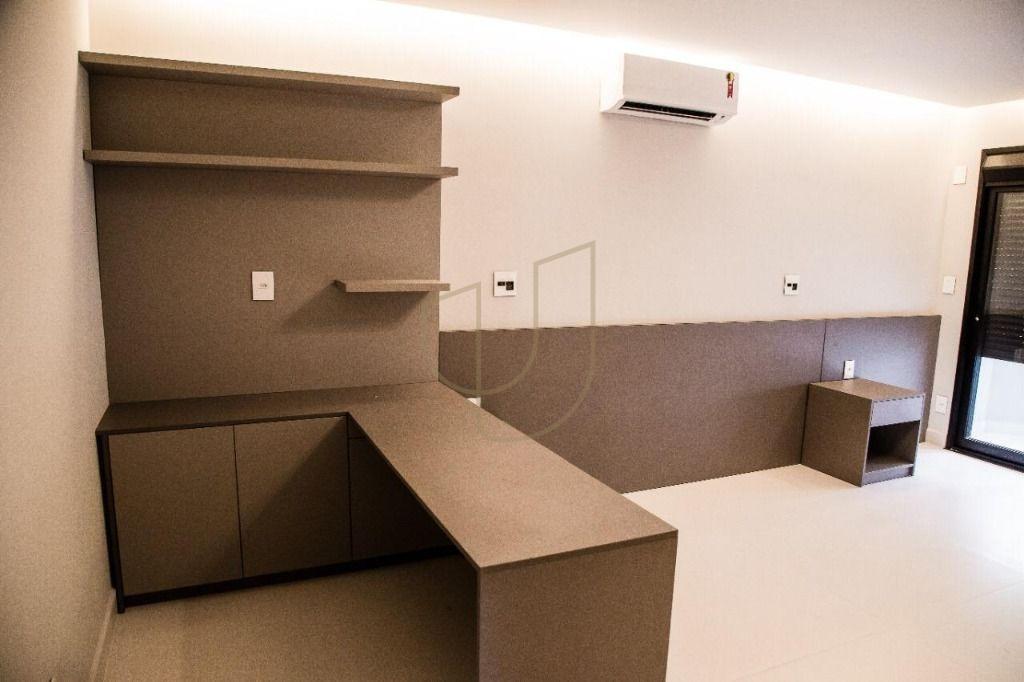 Mans&atilde;o luxuosa com projeto atemporal com 6 su&iacute;tes no Jd. Colinas - S&atilde;o Jos&eacute; dos Campos/SP  São José dos Campos - 