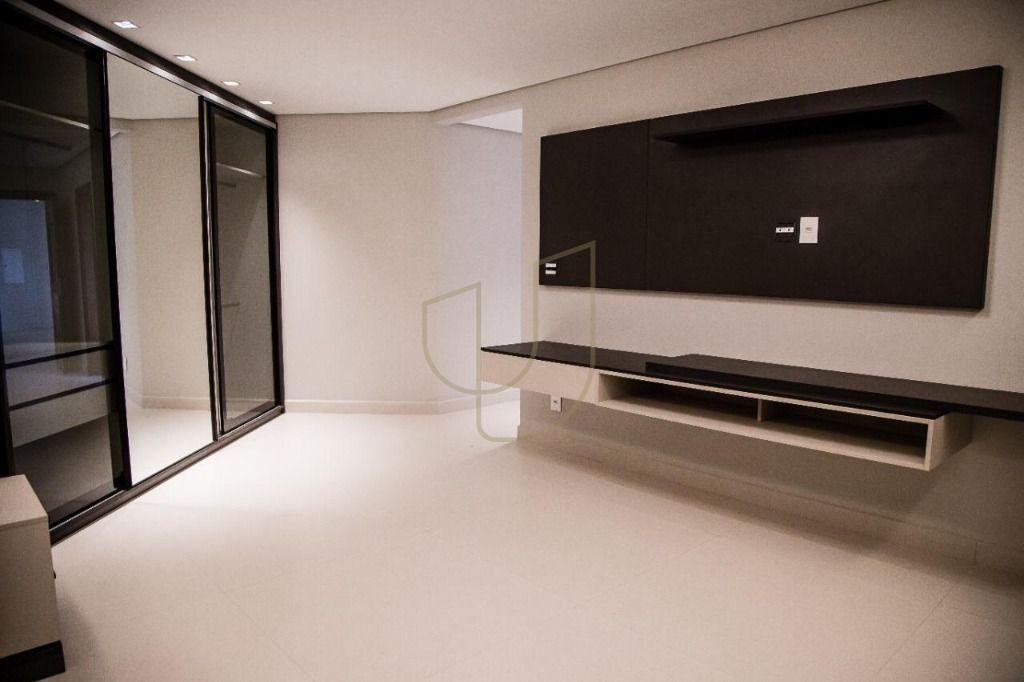 Mans&atilde;o luxuosa com projeto atemporal com 6 su&iacute;tes no Jd. Colinas - S&atilde;o Jos&eacute; dos Campos/SP  São José dos Campos - 