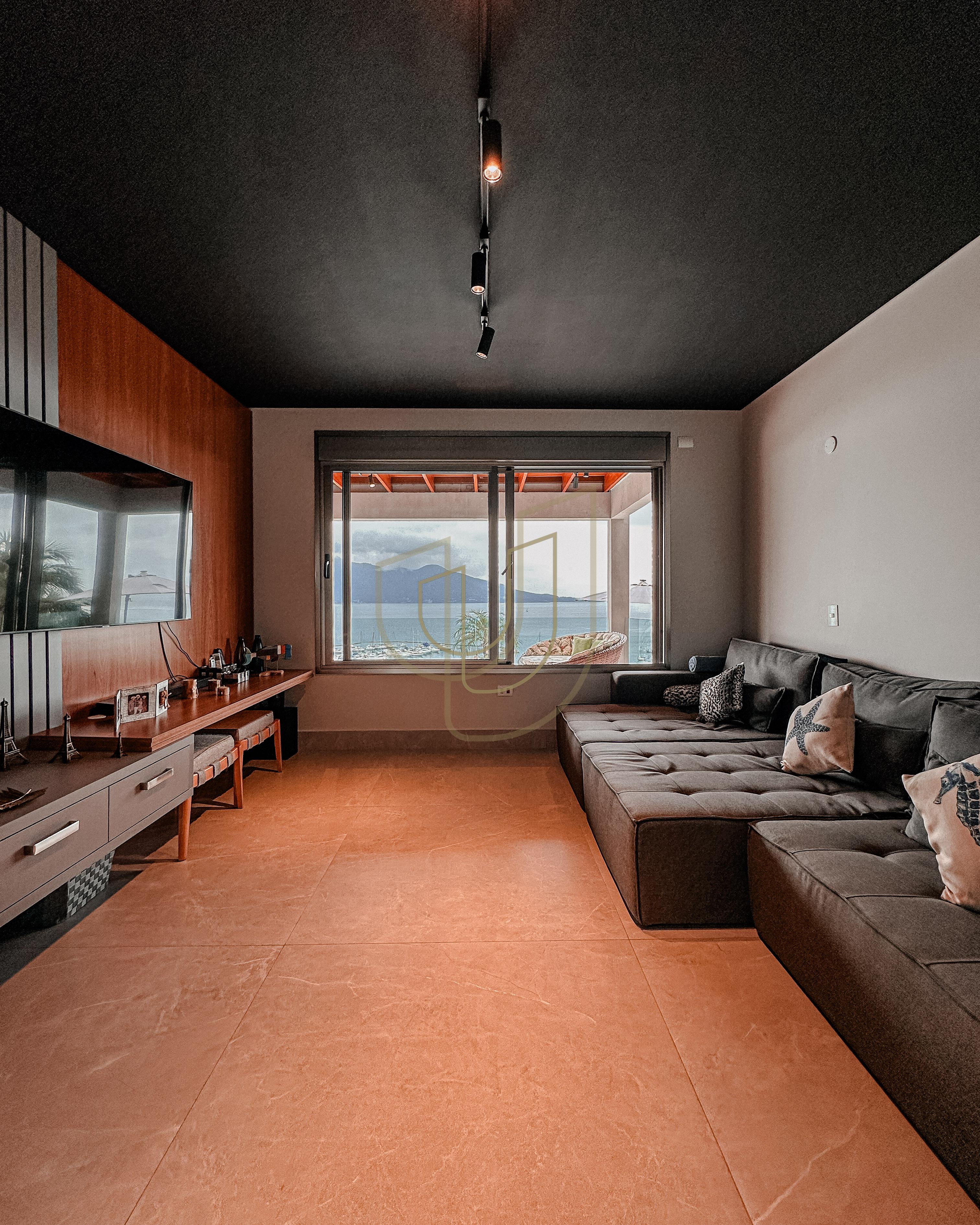 Mans&atilde;o de luxo com arquitetura em meio as rochas com 7 su&iacute;tes em Centro - Ilhabela/SP  Ilhabela - 